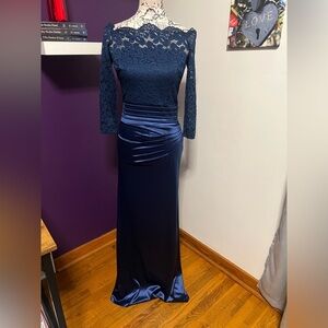 Miusol Long Lace Sleeve Navy Gown